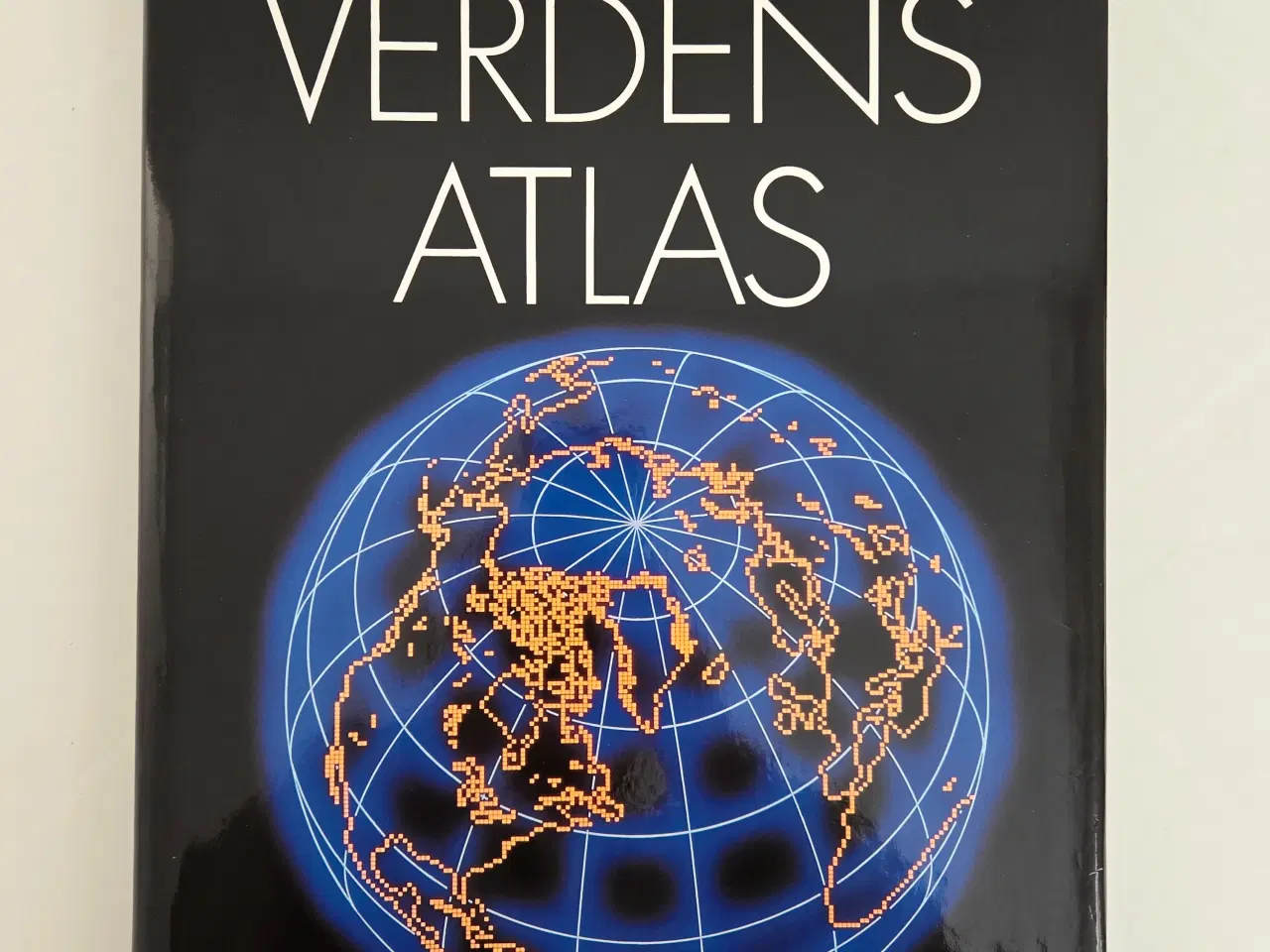 Billede 1 - Lademann Verdensatlas bog