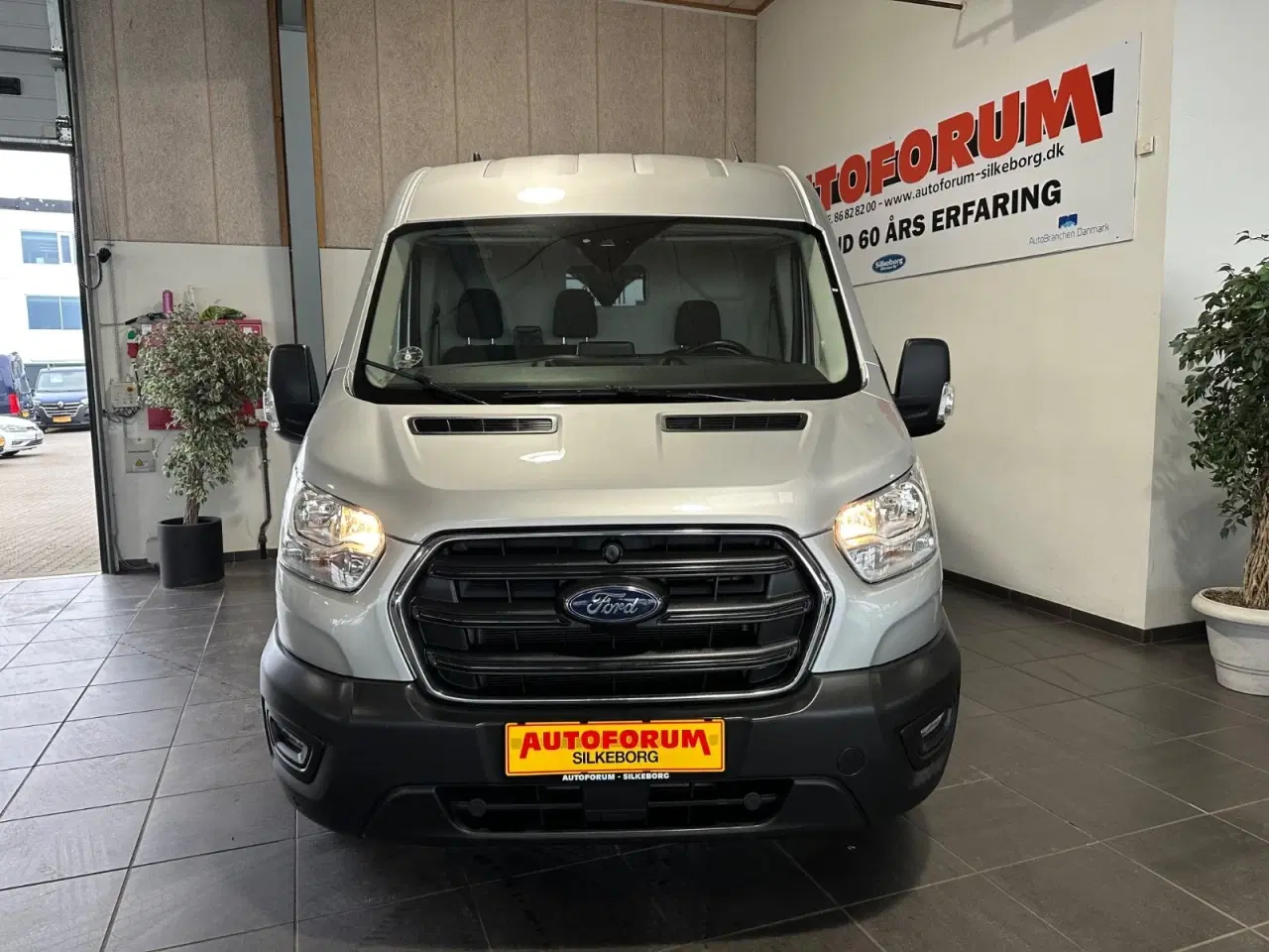 Billede 2 - Ford Transit 350 L2 Van 2,0 TDCi 130 Trend aut. H2 FWD