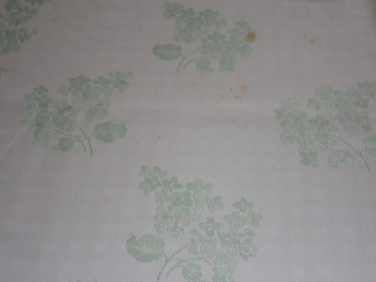 Billede 5 - Lys grøn dug med 11 servietter, 125 x 235 cm