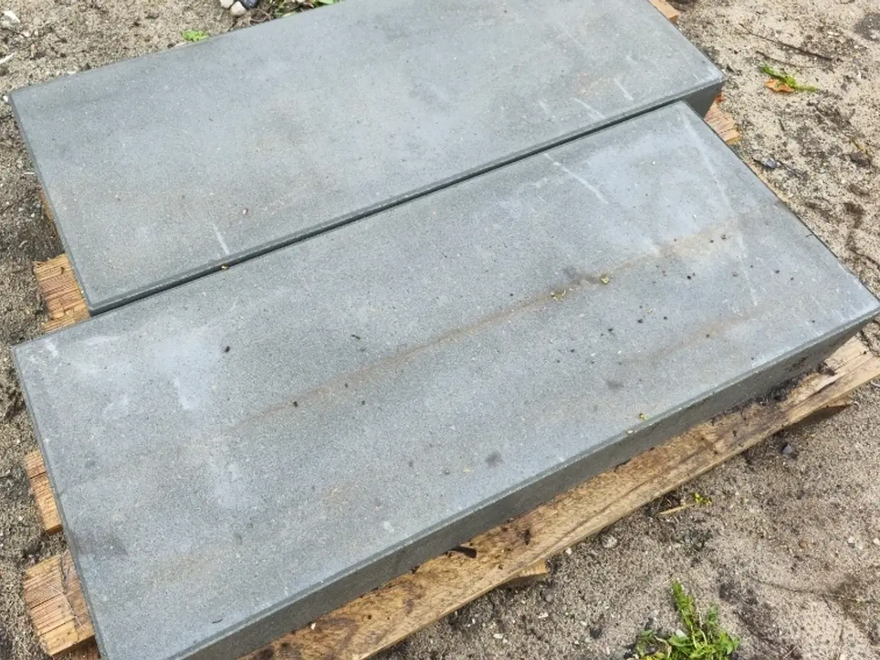 Billede 1 - 2 stk nye beton trappetrin 15x40x100 cm,