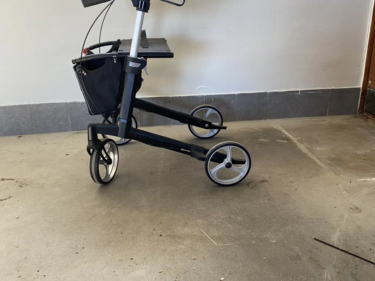 Billede 2 - Rollator brugt få gange . Pris 350kr