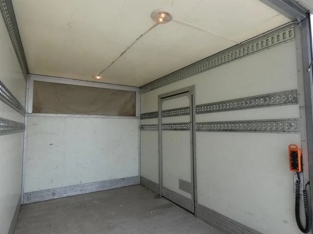 Billede 9 - VW Crafter Alukasse m.lift 2,5 TDI Brobil 163HK Ladv./Chas. Man.