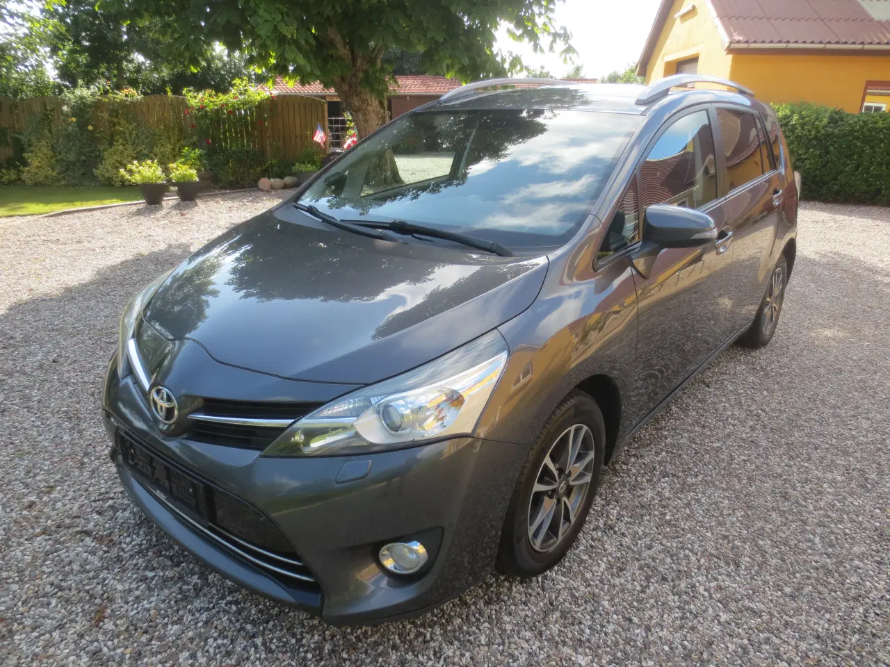 Billede 11 - Toyota Verso 1.6 D 7 Pers År 2014. 