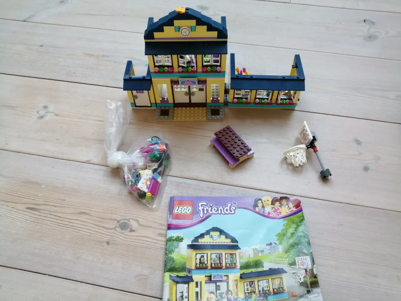 Billede 1 - Lego friends skole (41005)