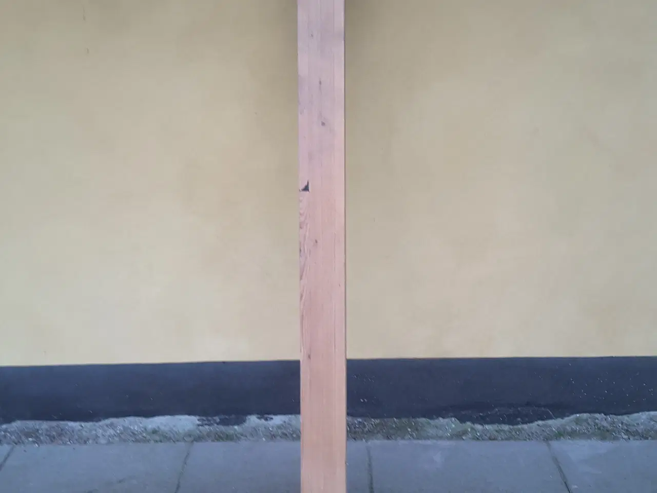 Billede 1 - Limtræsbjælke. 5x5 tommer (12×12 cm) , lgd. 200 cm