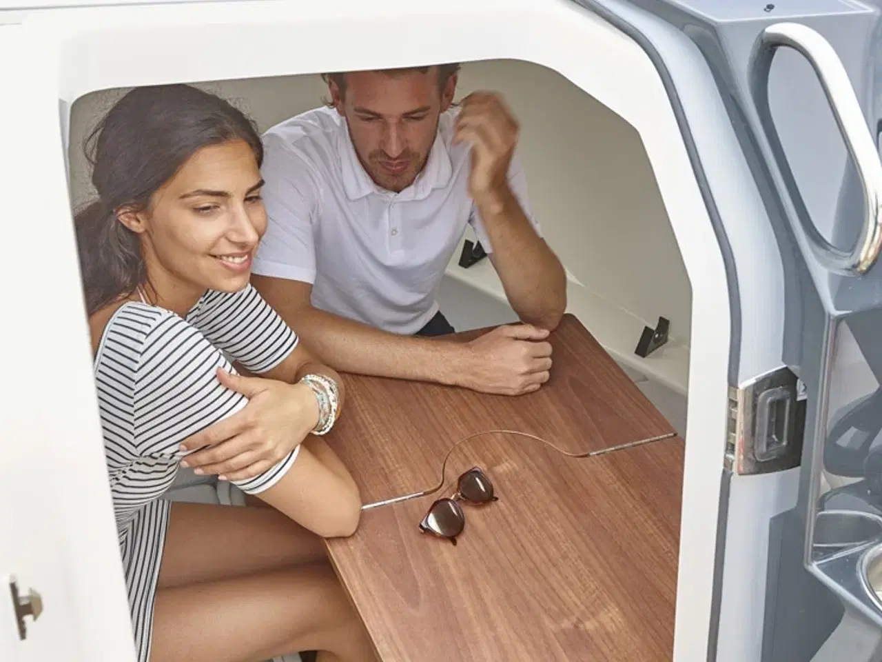 Billede 4 - Quicksilver Activ 555 Cabin med 100 hk Mercury-EFI 4 takt 2,1L - med flot udstyr
