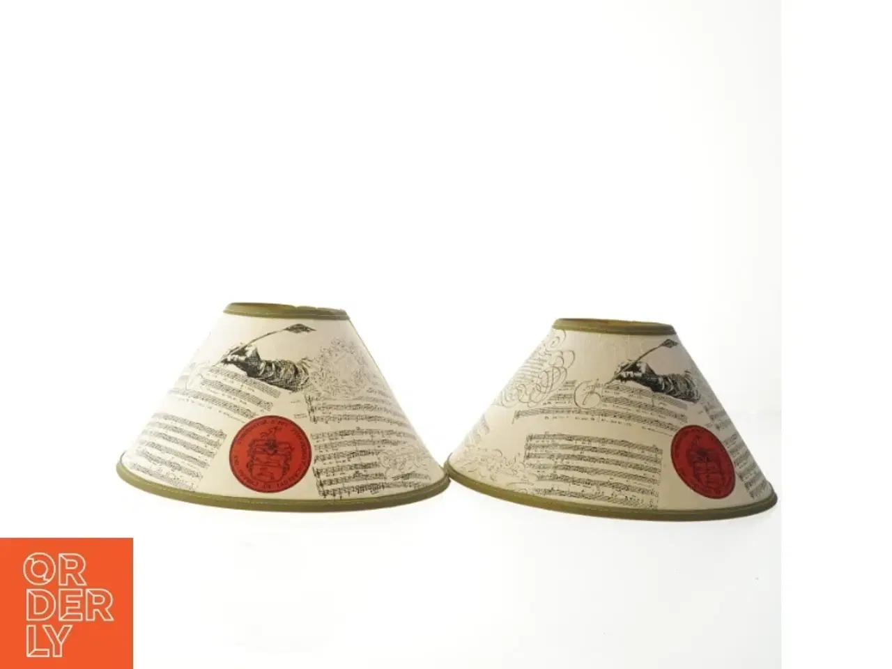 Billede 1 - Lampeskærme med musikalsk design (str. Ø 26 cm)
