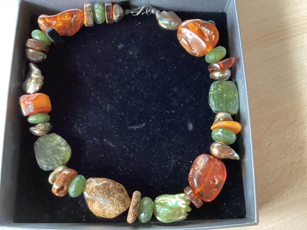 Billede 2 - Unik halskæde i rav