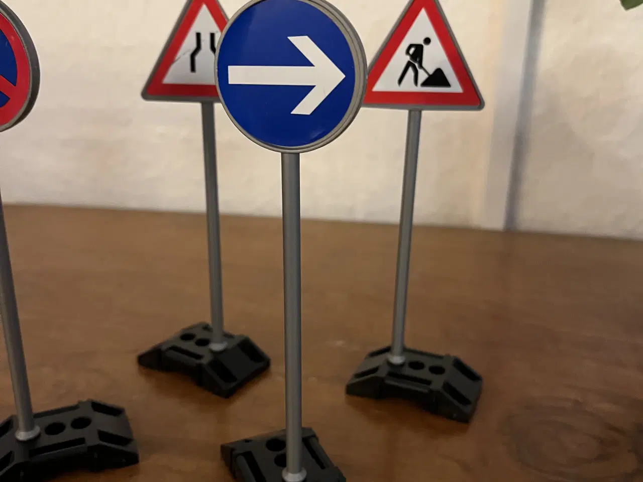 Billede 2 - Bruder vejskilte