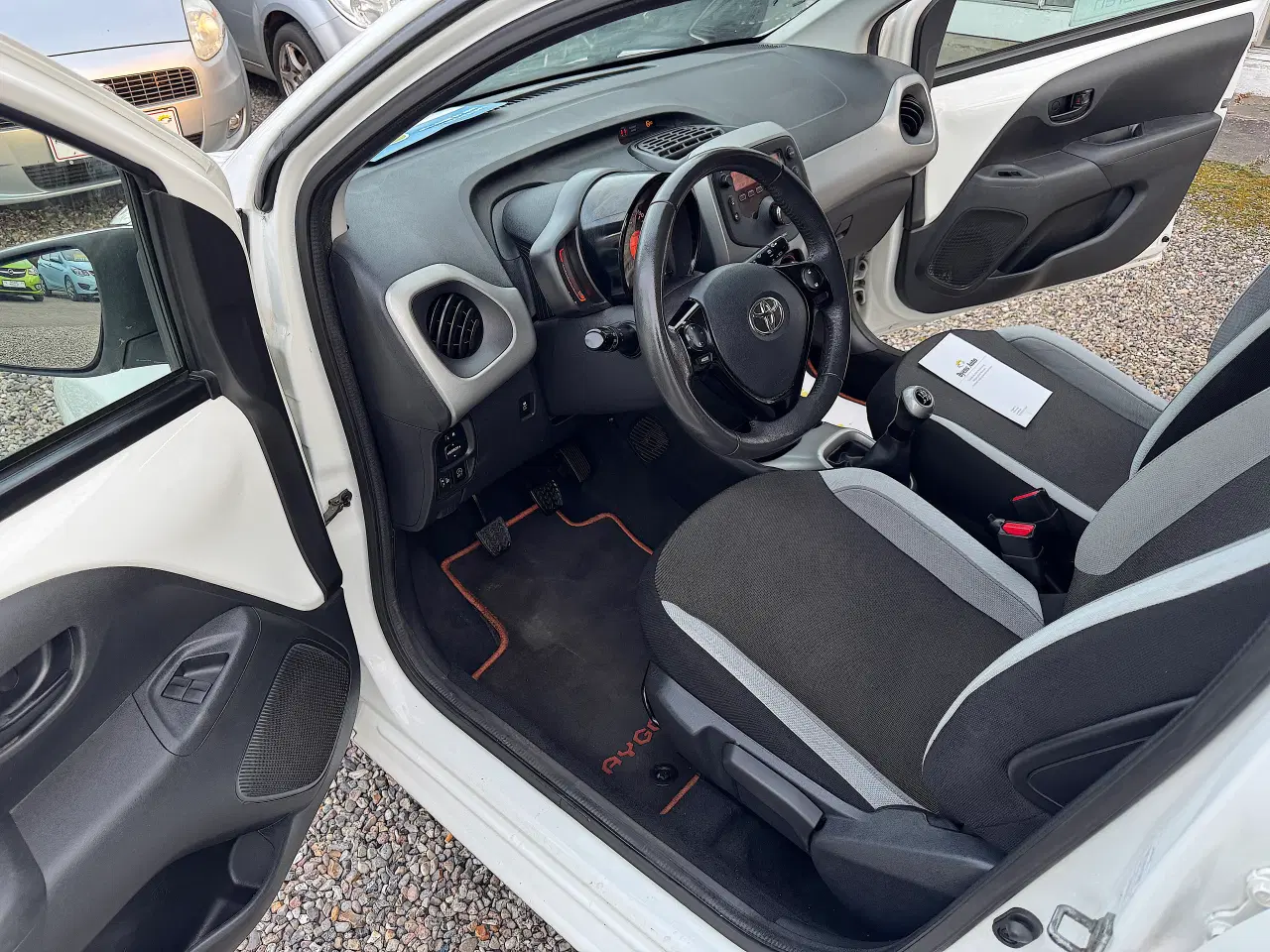 Billede 10 - Toyota Aygo Xplay Nysyn meget økonomisk