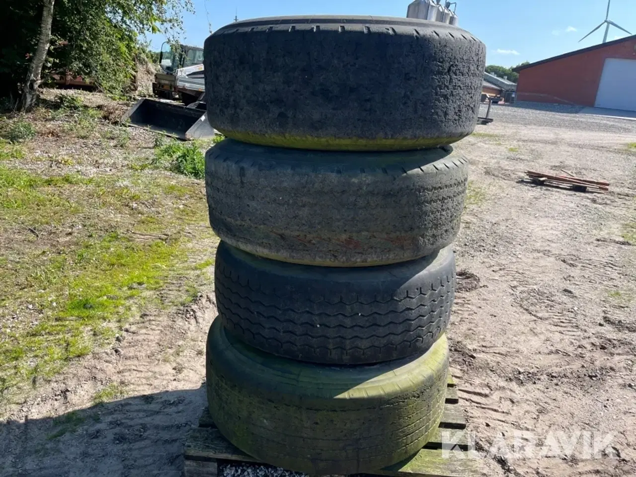 Billede 4 - Landbrugsdæk med fælge - 4 stk