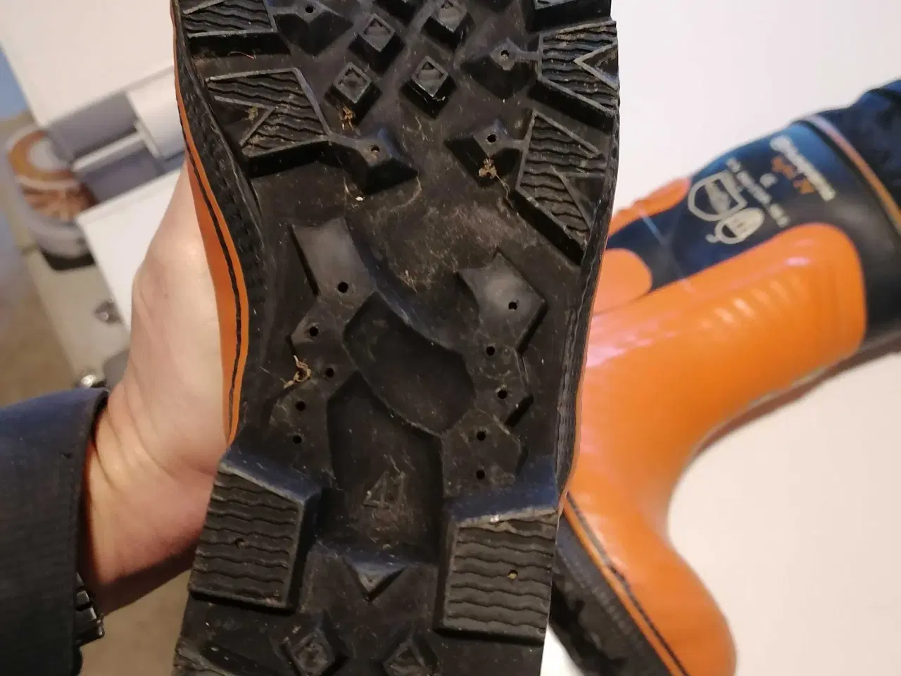 Billede 5 - Skærestøvler Str 41 til Motorsav 