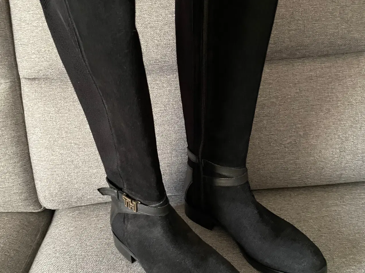 Billede 3 - NEDSAT Tommy Hilfiger langskaftet støvle, str. 37