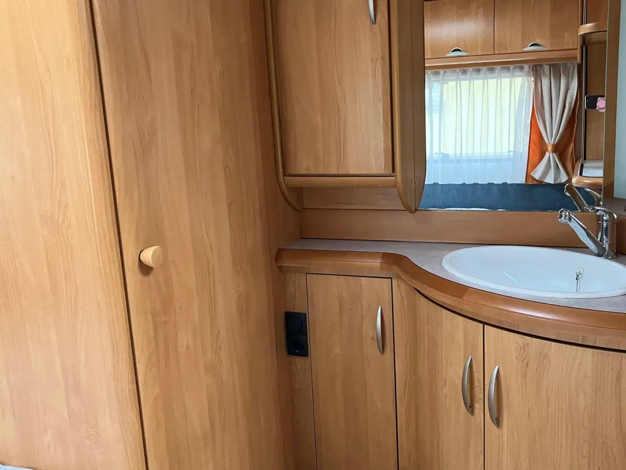 Billede 7 - Velholdt, veludstyret ikke-ryger køjevogn