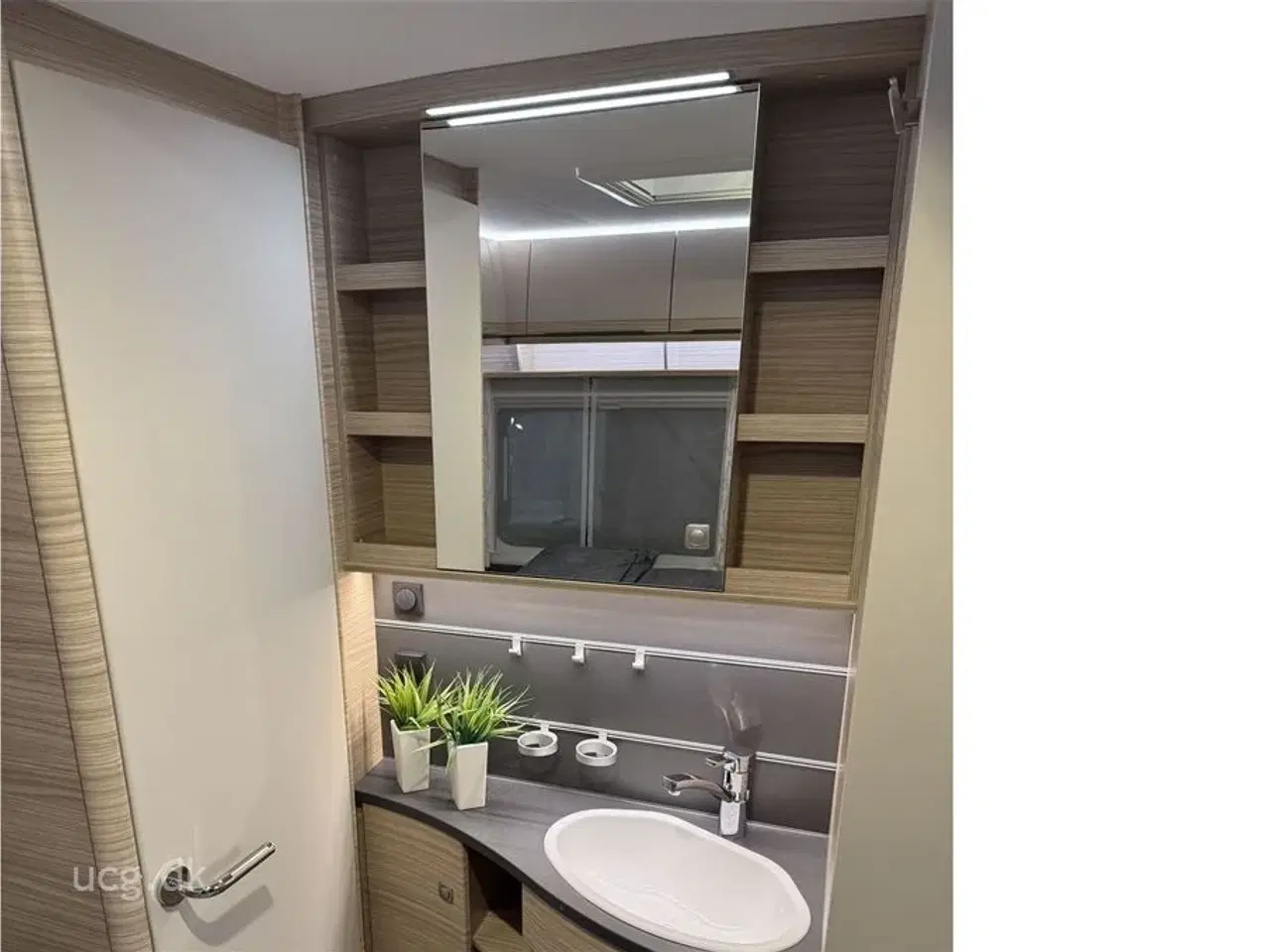 Billede 9 - 2026 - Fendt Bianco Activ 445 SFB   Prisen er inkl. klargøring, gastest, fugttest, syn og nummerplade.