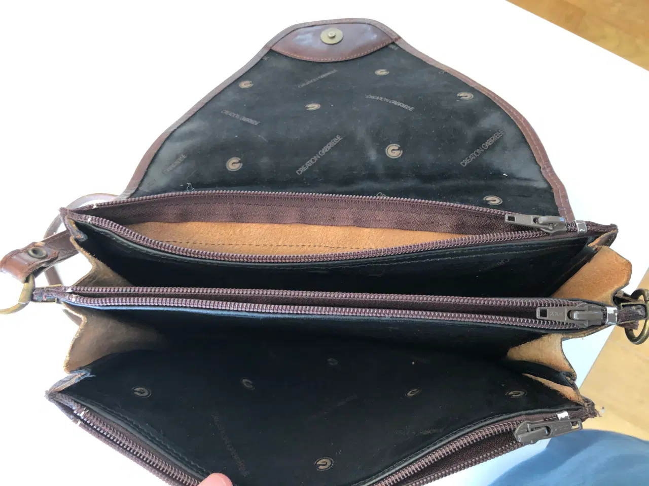 Billede 12 - Brun læder skuldertaske "Creation Gabrielle"