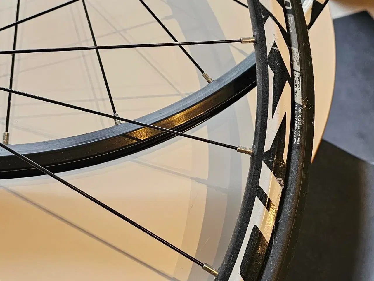 Billede 2 - Mavic Aksium One Disc 700c hjulsæt & Shimano 