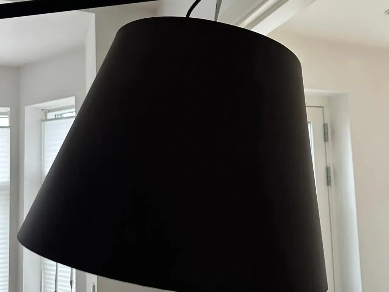 Billede 3 - Artemide Tolomeo Mega Gulvlampe Sort Ø 42