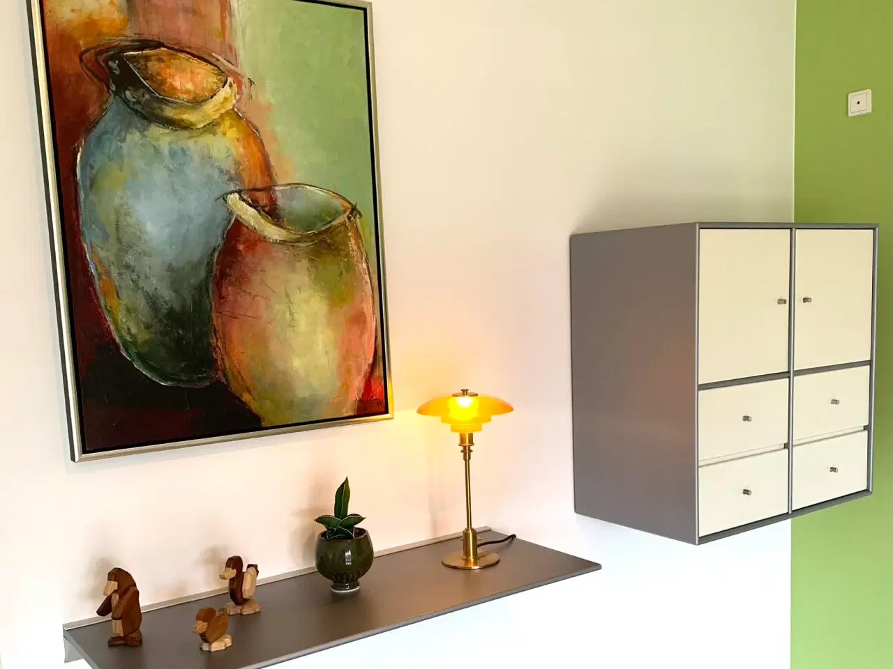 Billede 1 - Montana skab med 2 låger og 4 skuffer samt hylde