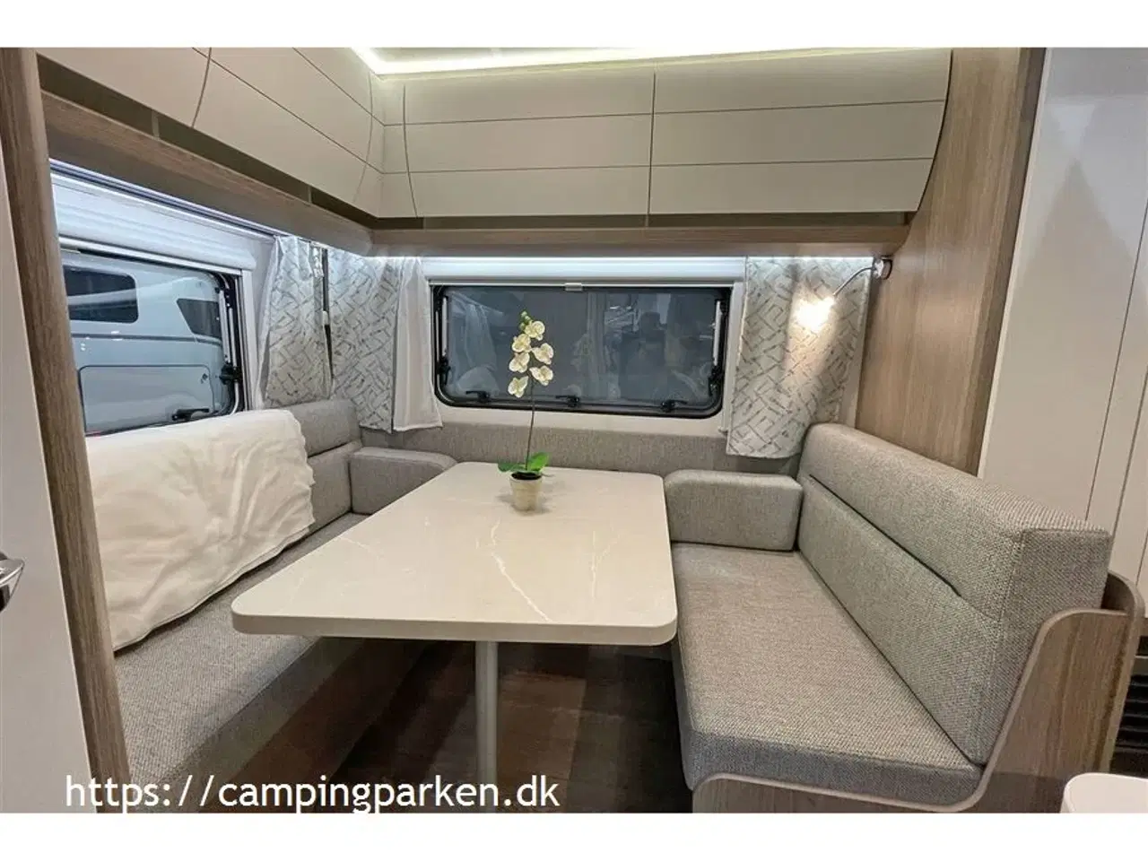 Billede 4 - 2024 - Hobby On Tour 390 SF   Smart, lille og let rejsevogn. Hobbys letteste - til elbilen eller den mindre vogn