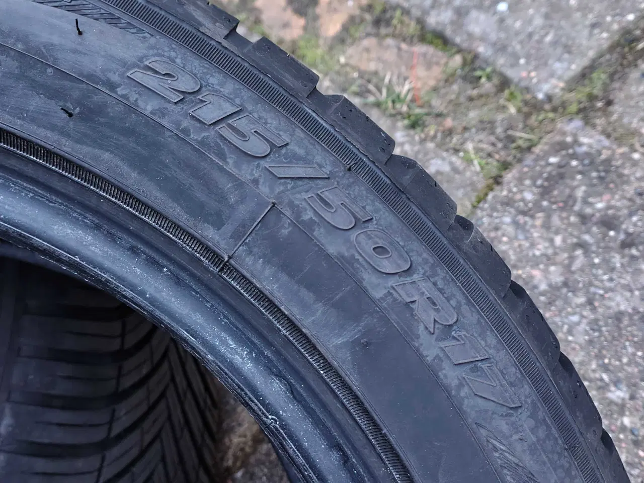 Billede 4 - Helårsdæk 215/50-17