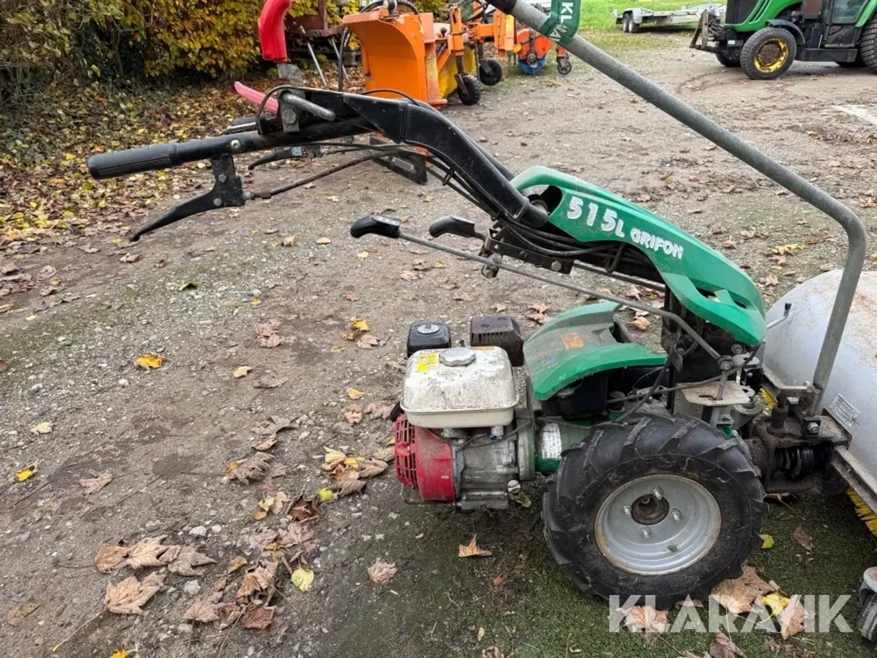 Billede 6 - Redskabsbærer med kost og sneplov Ferrari 515L grifon