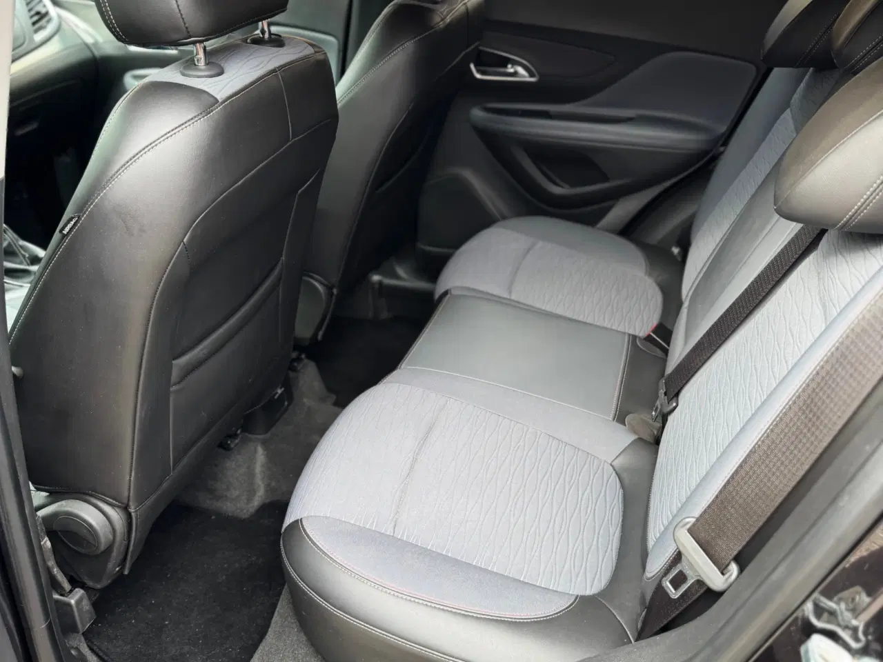 Billede 5 - Nyserviceret, synet og med træk Opel Mokka