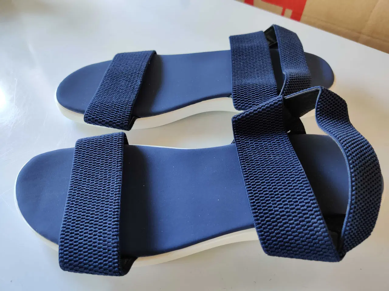Billede 1 - NYE Navyblå Sandaler med Elastik