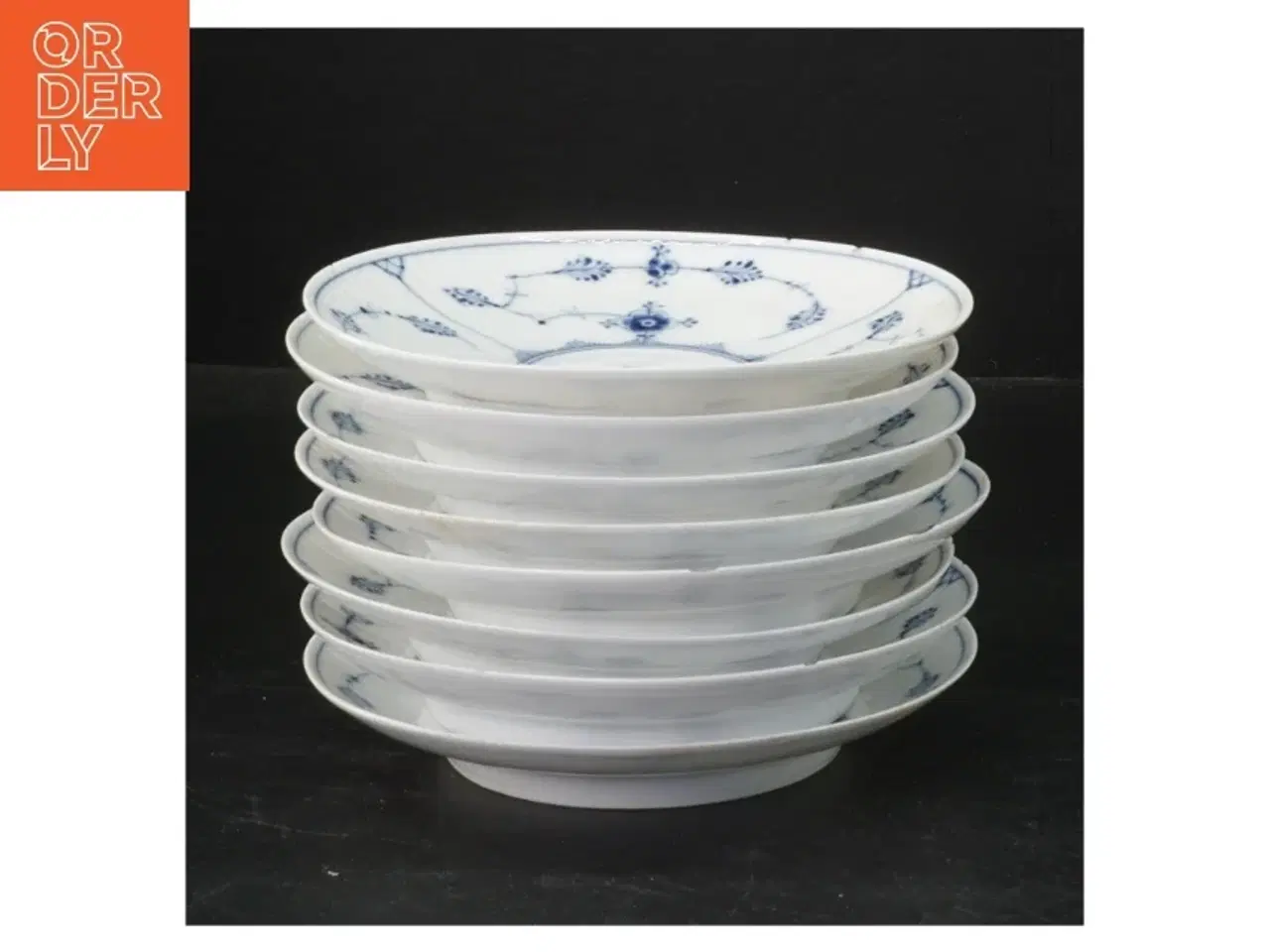 Billede 2 - Musselmalet tekop og underkop sæt fra Royal Copenhagen (str. Ø 10 cm og ø 14 cm)