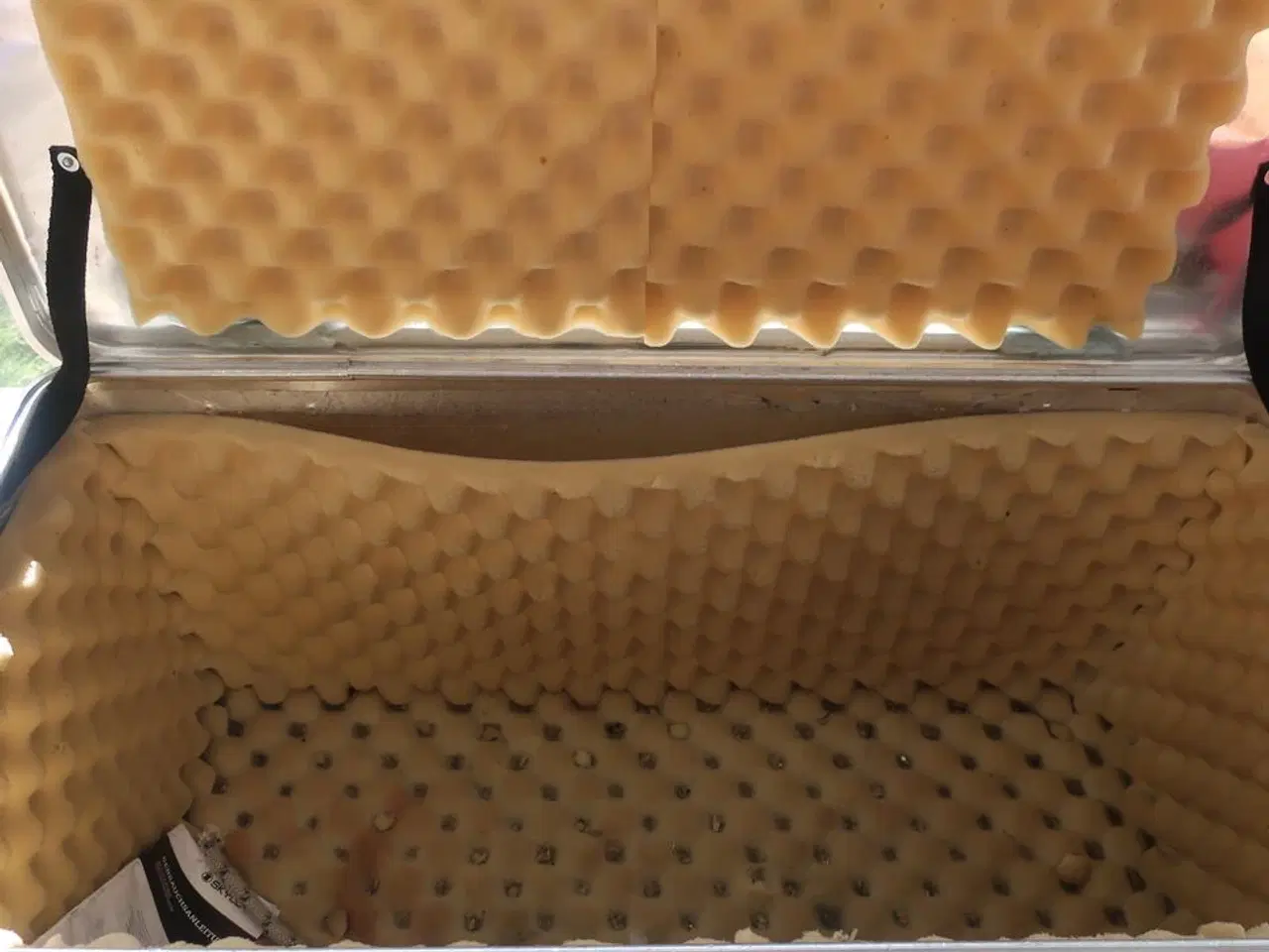 Billede 3 - Alukasse m. foring & plastkuffert (tomme)