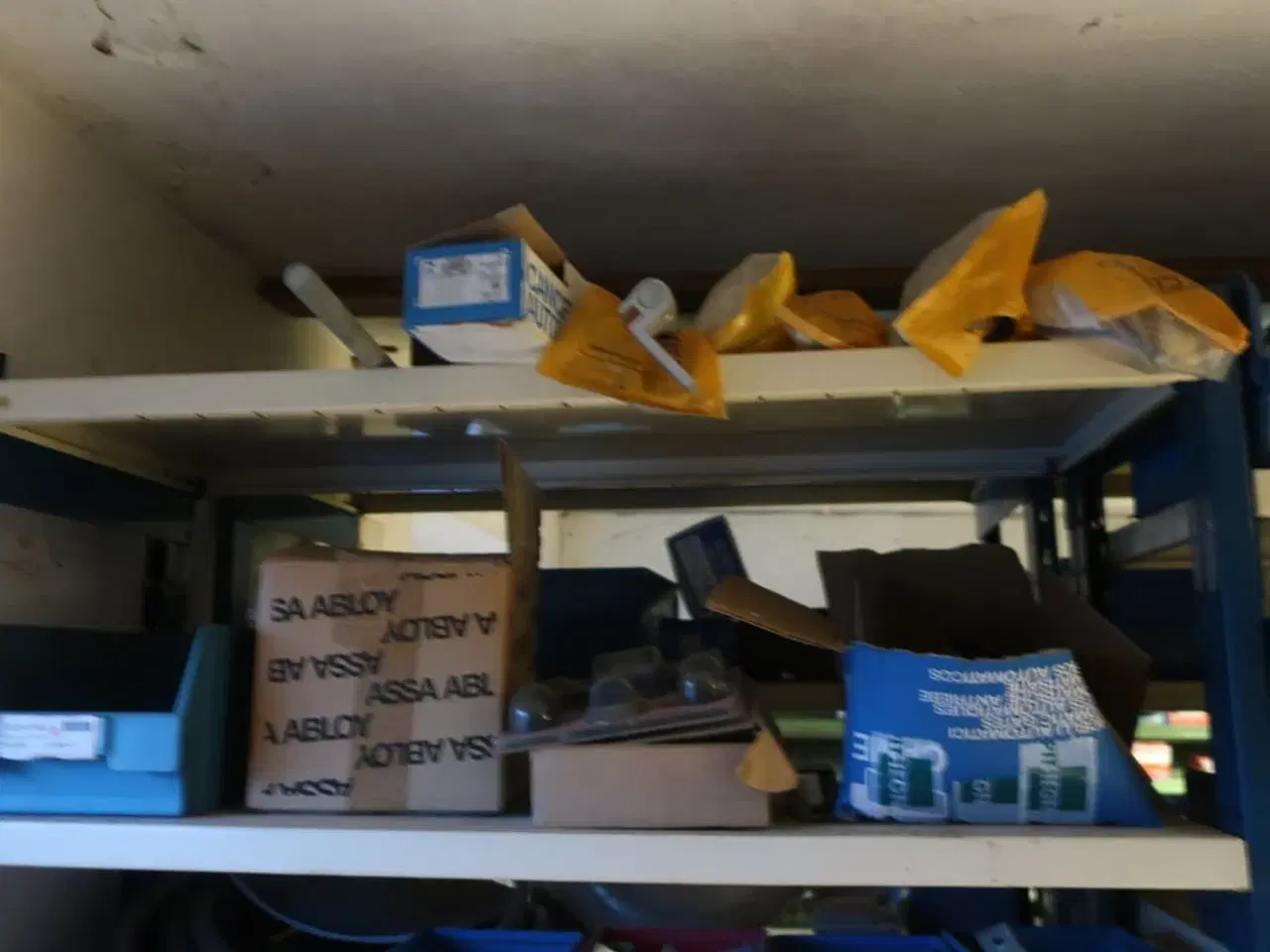 Billede 21 - 3 fag reoler inkl. indhold (se billeder)