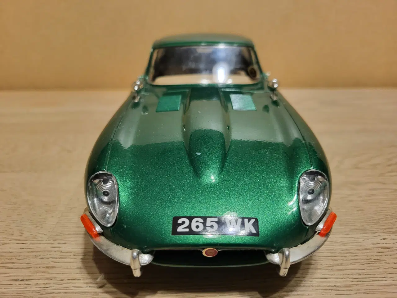 Billede 5 - Modelbil. JAGUAR E-Type (1961). Skala 1/18.