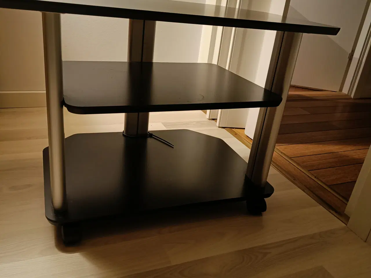 Billede 1 - TV rullebord D&K Furniture