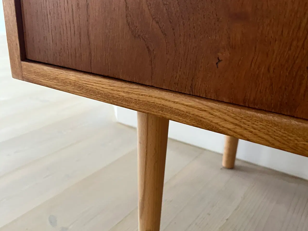 Billede 5 - EKSTRA lang teak skænk