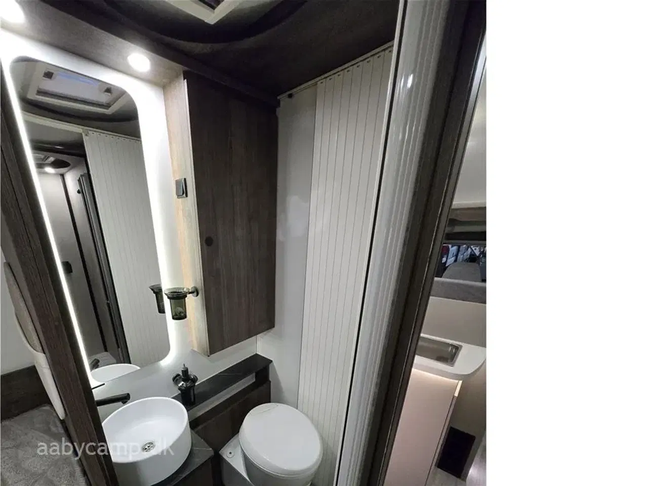 Billede 9 - 2026 - Benimar Sport 363 Den Perfekte Familie Camper med 5 Selepladser. Den Nye 2026 model !!