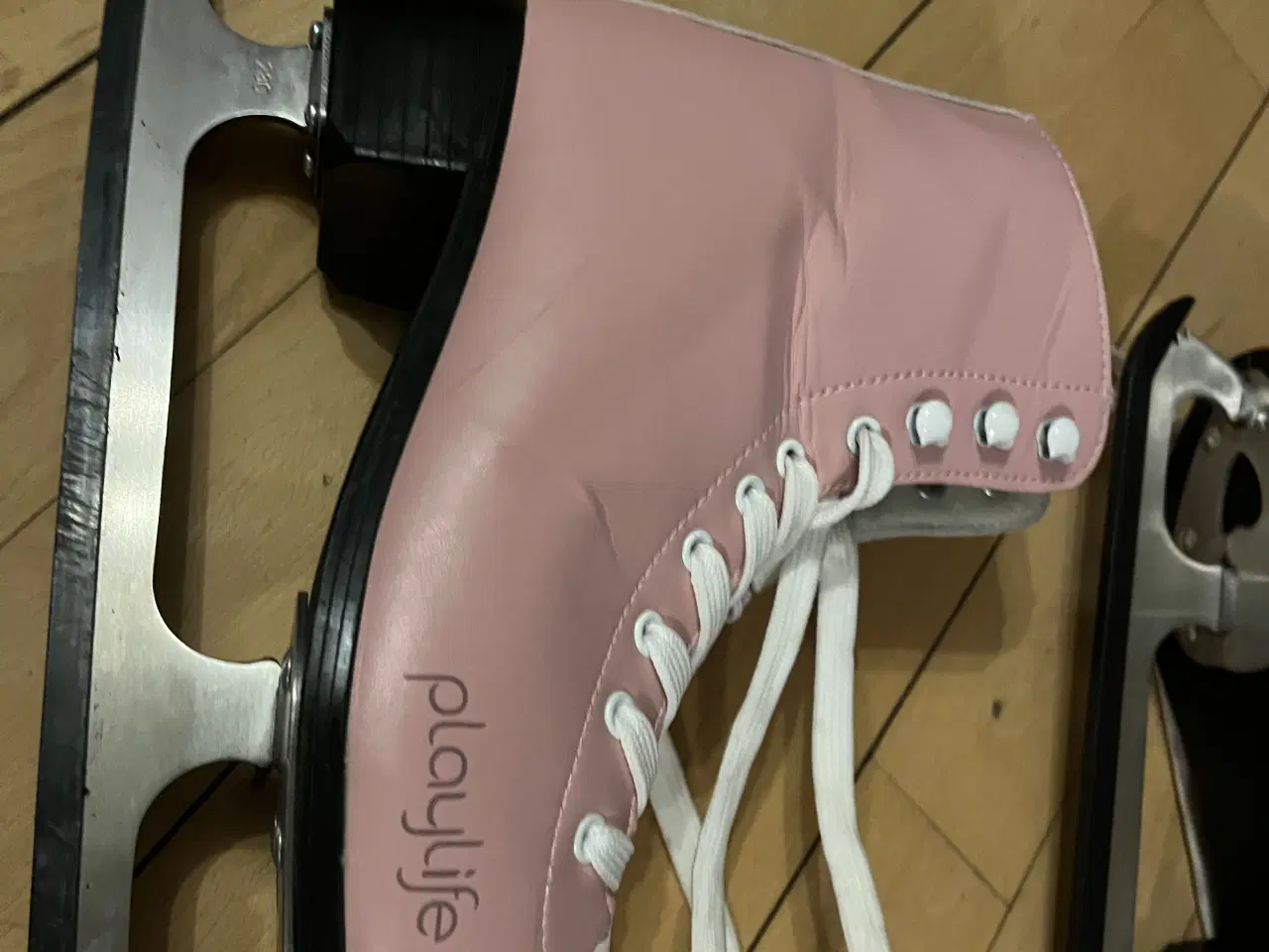 Billede 4 - Kunstskøjter str 38 + taske 