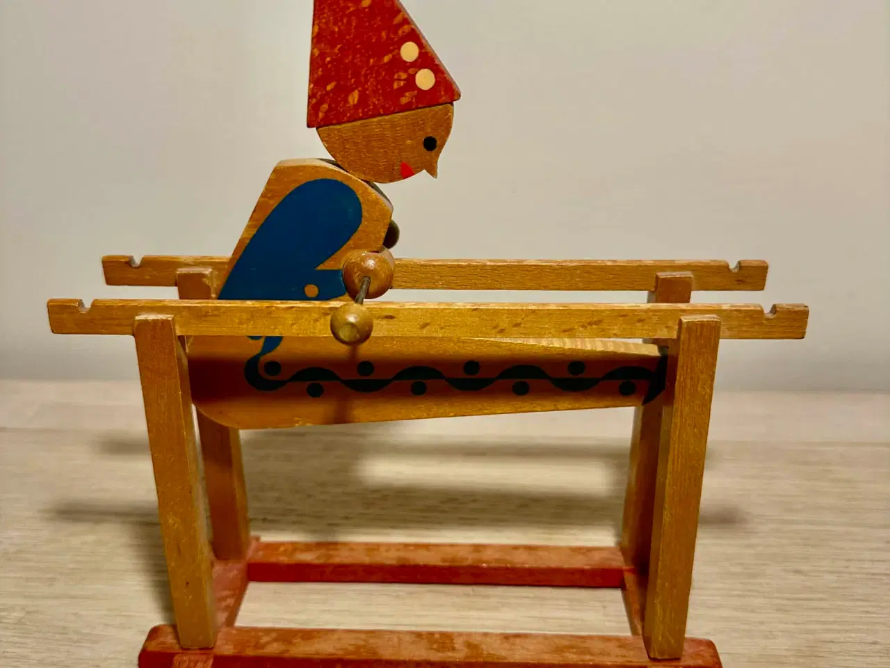 Billede 1 - Vintage legetøj - akrobat, der svinger i en barre.