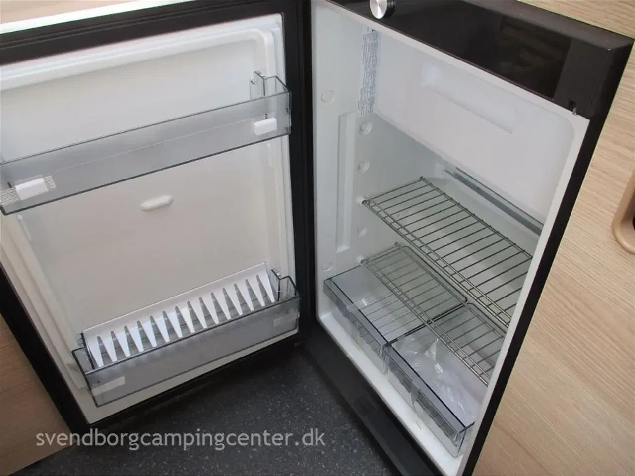 Billede 6 - 2025 - Adria Aviva 400 PS   På lager nu.