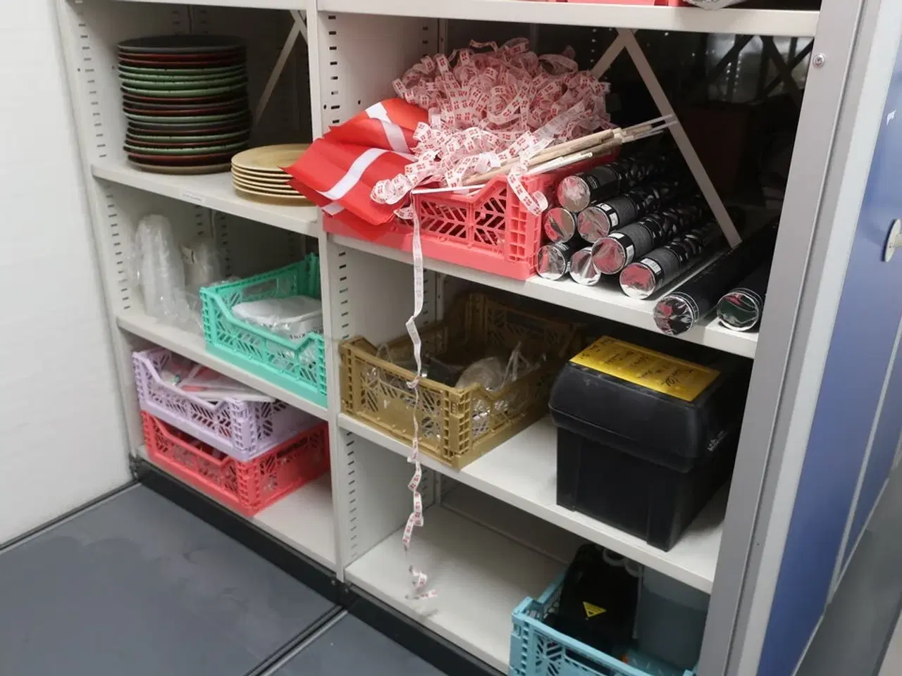Billede 12 - Alt indhold i reoler