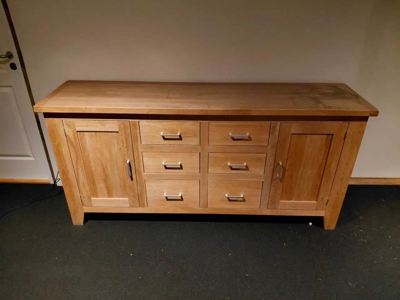 Billede 1 - Egetræsskænk m 