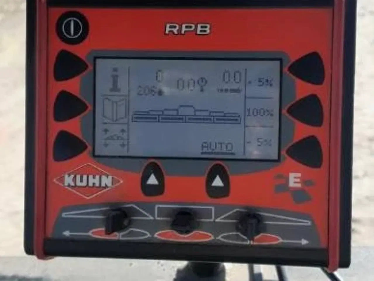 Billede 2 - Kuhn Omnis 1200L liftsprøjte.