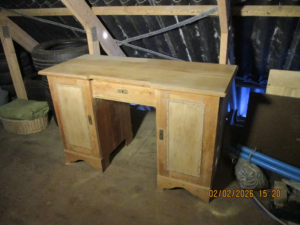 Billede 1 - Skrivebord i lys eg - afsyret