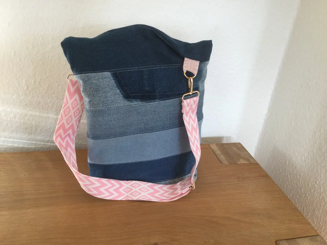 Billede 2 - Taske af jeans