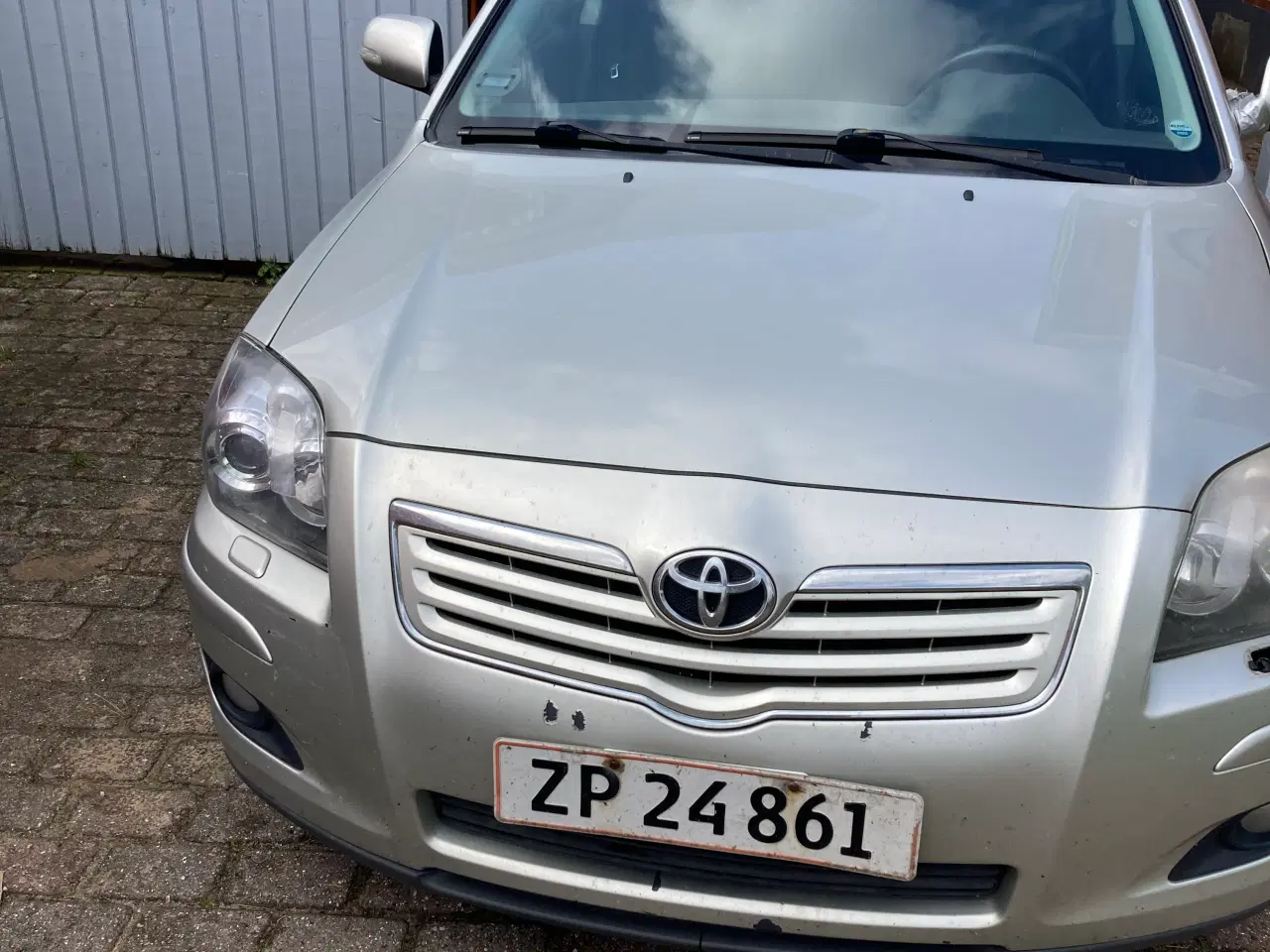 Billede 2 - Avensis t25