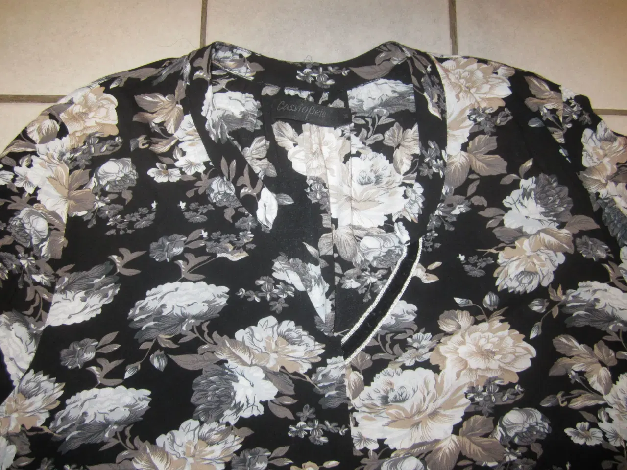 Billede 3 - Oversize Blomstret Skjorte