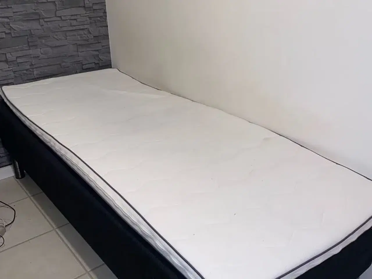 Billede 2 - To senge for prisen