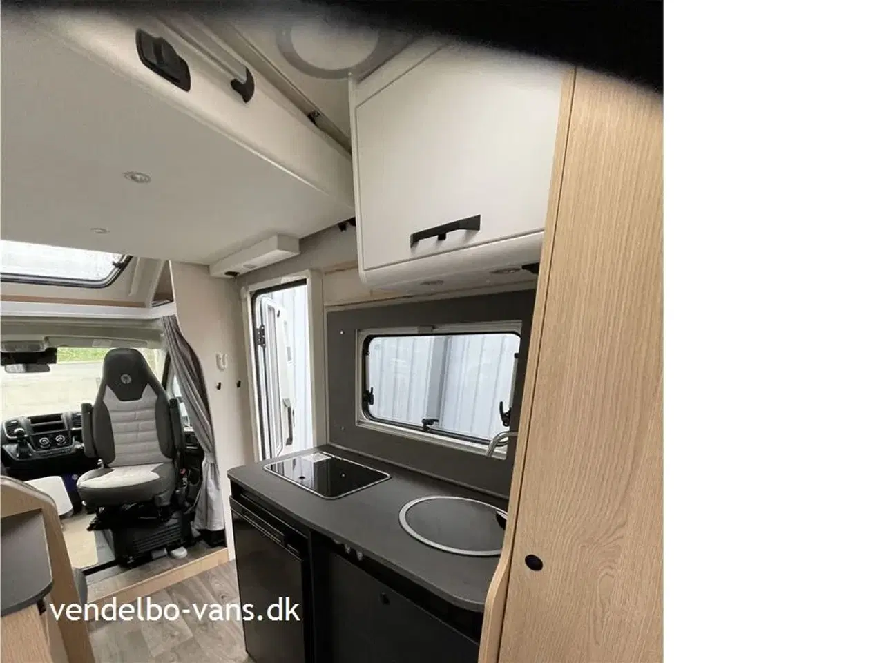 Billede 12 - 2026 - SunLight T 58 Adventure Edition   Under 6 m lang og med 2 komfortable dobbeltsenge til rådighed