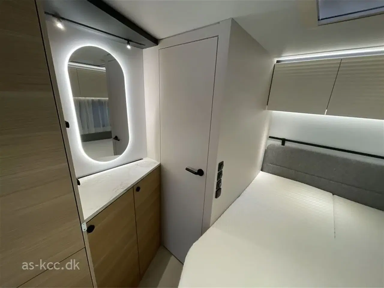 Billede 4 - 2026 - Adria Adora 522 UP Adria Adora 522 UP Årg, 2026 4 sovepladser, 5 siddepladser 5 USB stik 5 USB C stik