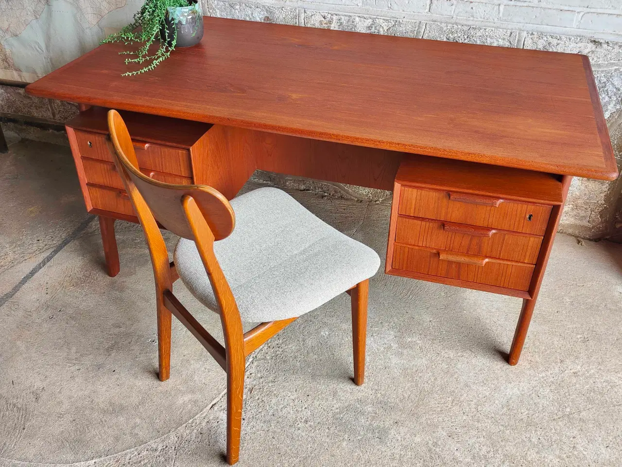 Billede 1 - Omann Jun teak skrivebord – Model 75