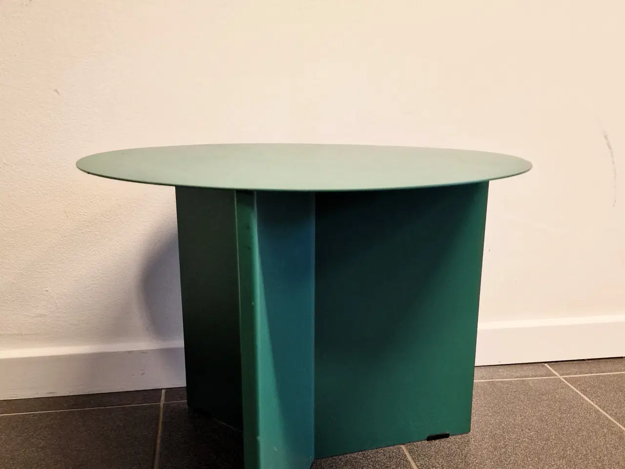 Billede 3 - Sød lille sidebord fra Hay.
